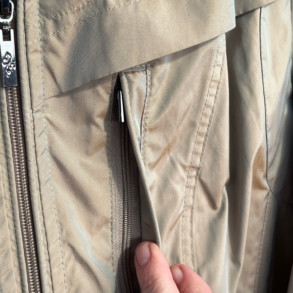 Shimmery gold trench coat/ Rain coat - Picture 9 of 10